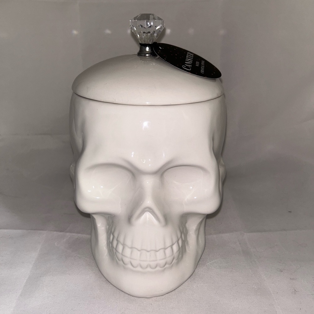 Halloween 2023 Diamond skull canister apothecary jar poison potion bottles